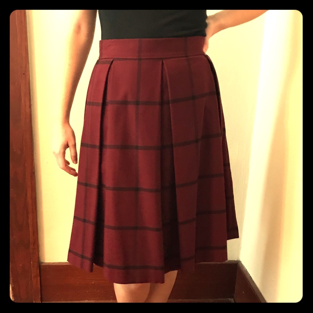 Banana Republic maroon plaid midi-skirt